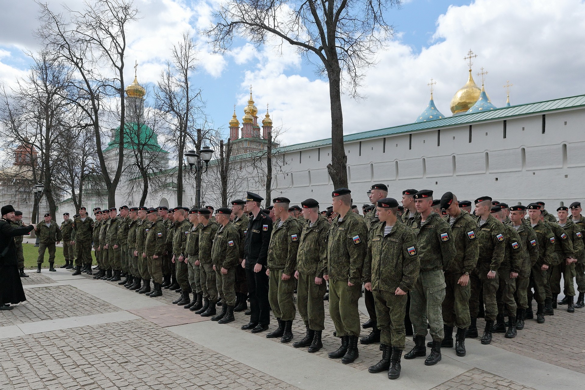 Морпехи-балтийцы посетили Троице-Сергиеву Лавру